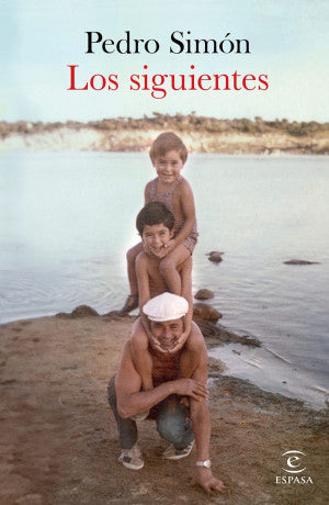Los Siguientes (Novela) / The Following (a Novel) [Paperback] Simón, Pedro